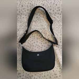Lululemon 3l bag